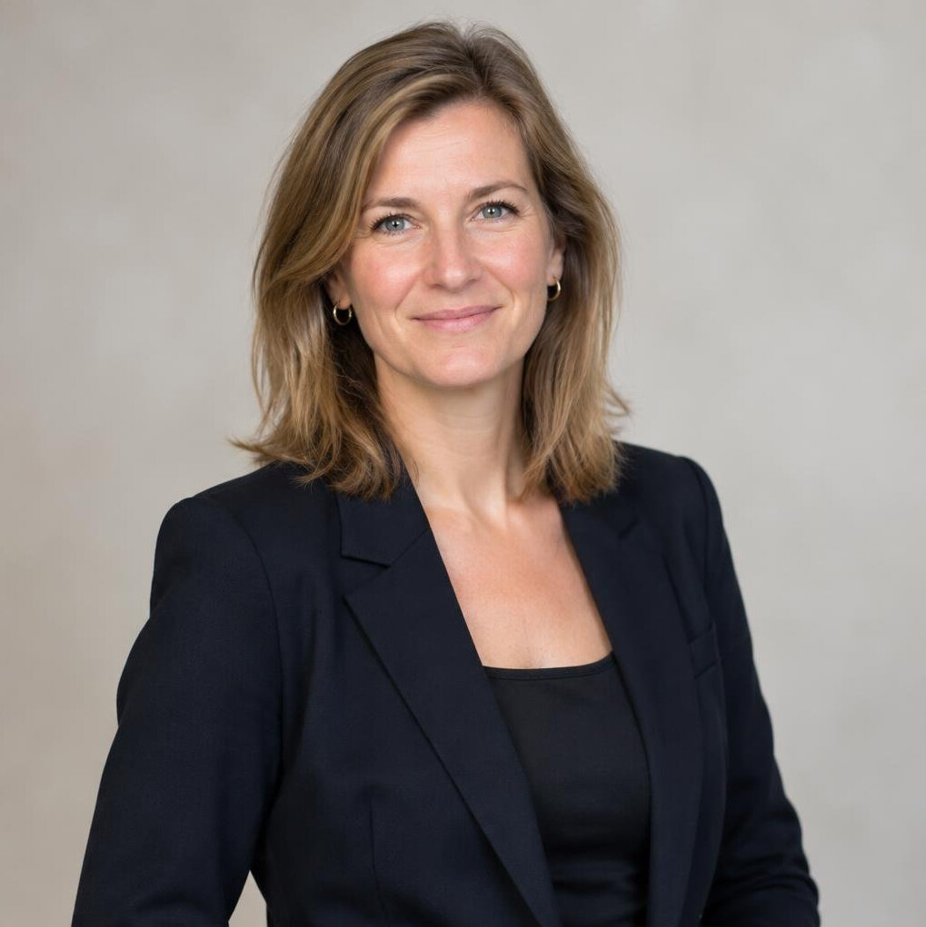 Portrait of a professional woman in a blazer